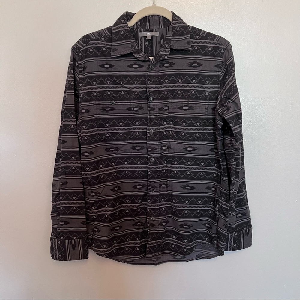 Uniqlo Black and Grey Flannel Button-Up Shirt